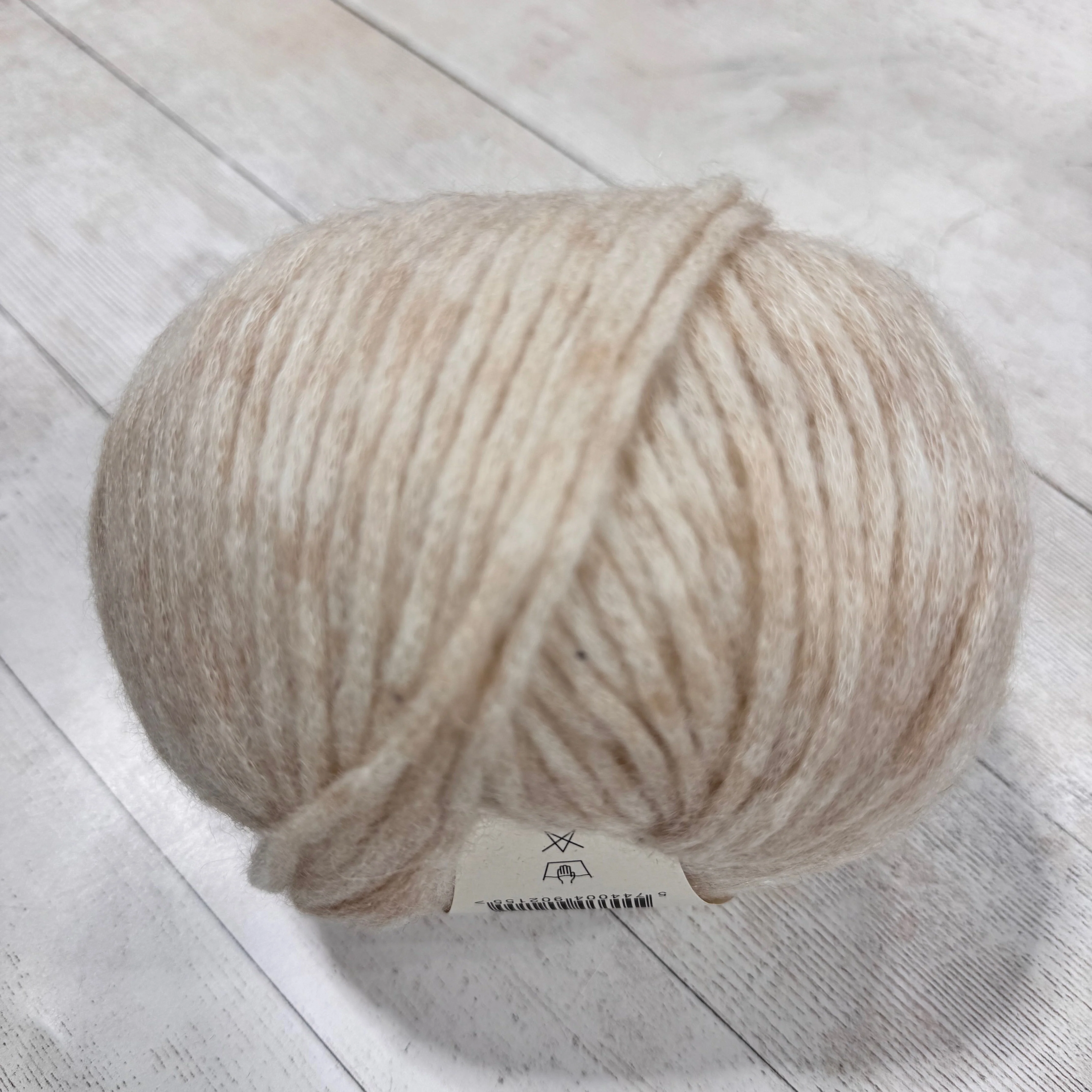 Hydrangeas Sweater Kit with Snefnug - Image 10